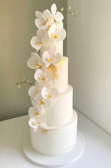 Bespoke Jewellery UK White & Yellow Floral Wedding Cakee