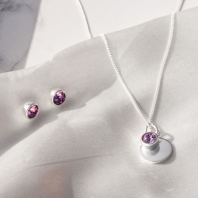 Birthstones at Joshua James ❤

Our best-selling range of birthstone jewellery makes the perfect personalised gift for your loved ones!

Discover the range online now ✨